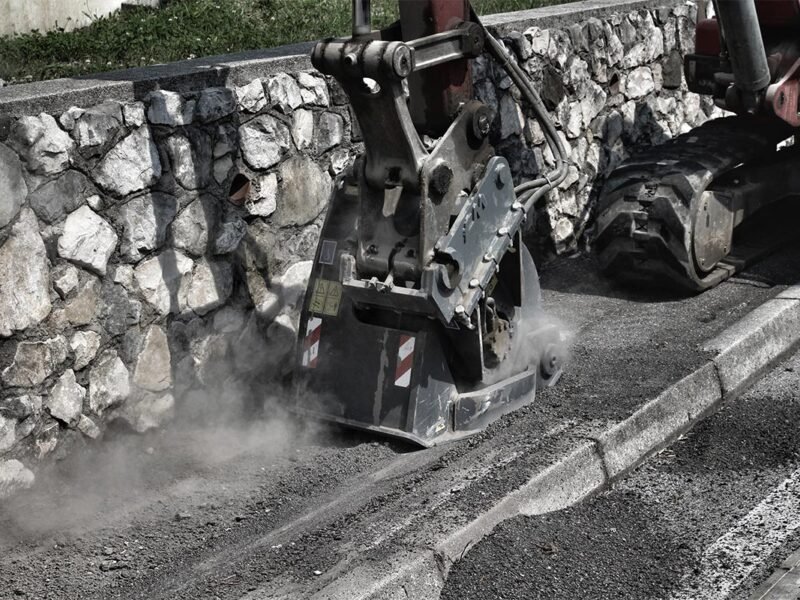 CM FSE ceļu frēze darbībā